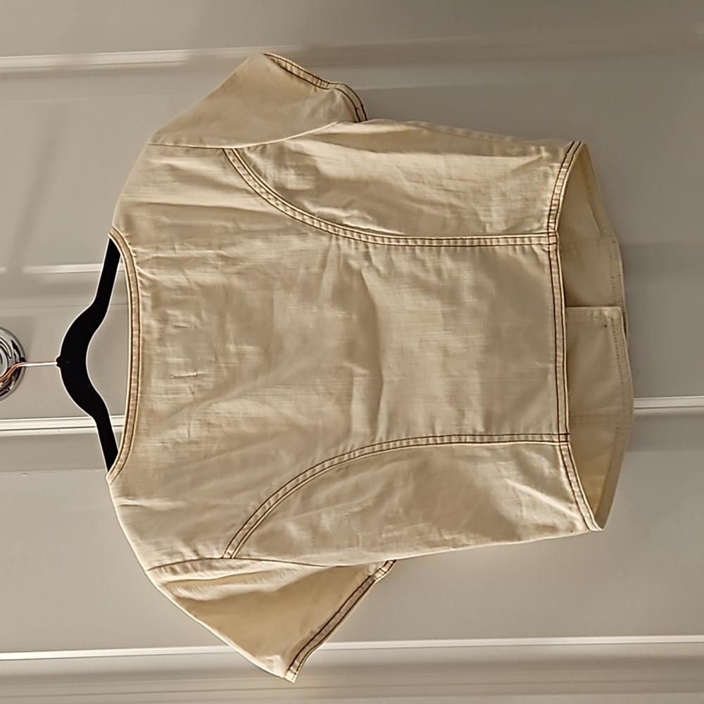 Super Cute Cropped Button Down Square Neck Top Fr… - image 3